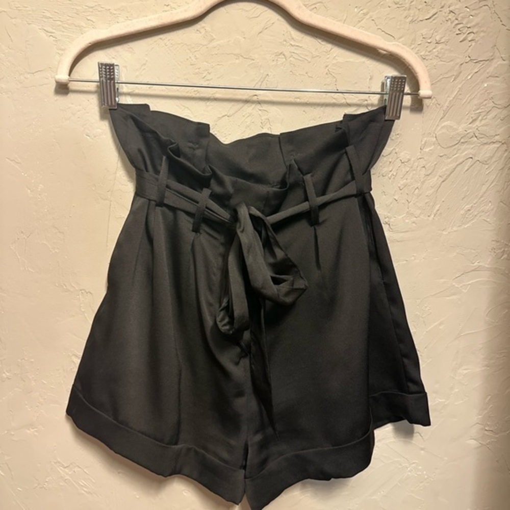 The Fifth Label Black Tie-Waist Shorts - size small